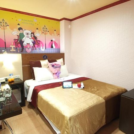 Golden Swallow Hotel Сіньчжу Екстер'єр фото