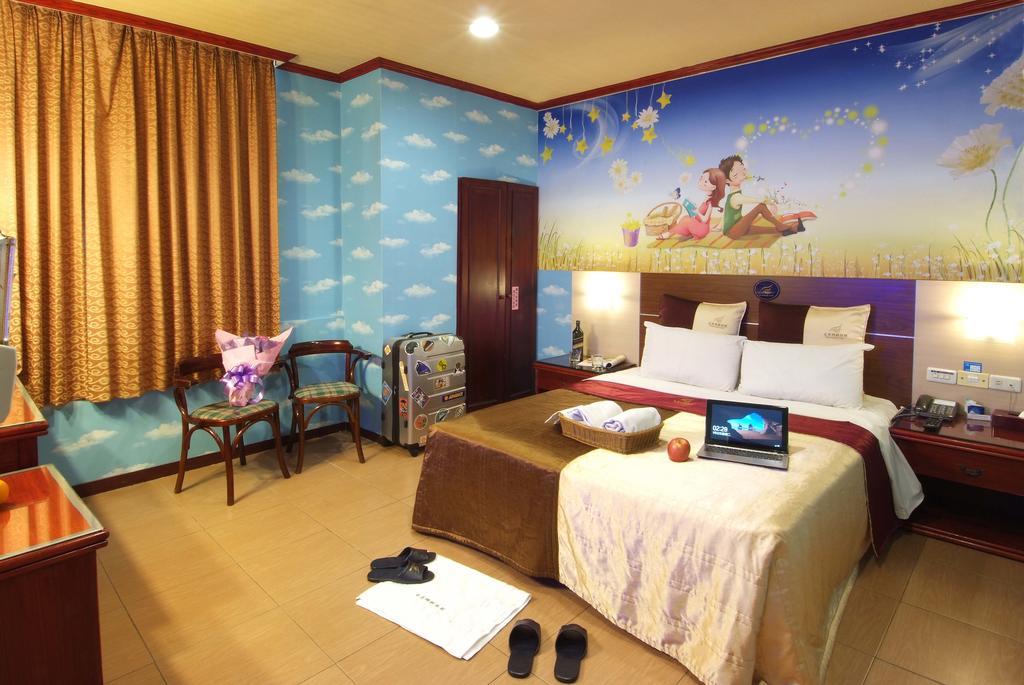 Golden Swallow Hotel Сіньчжу Номер фото