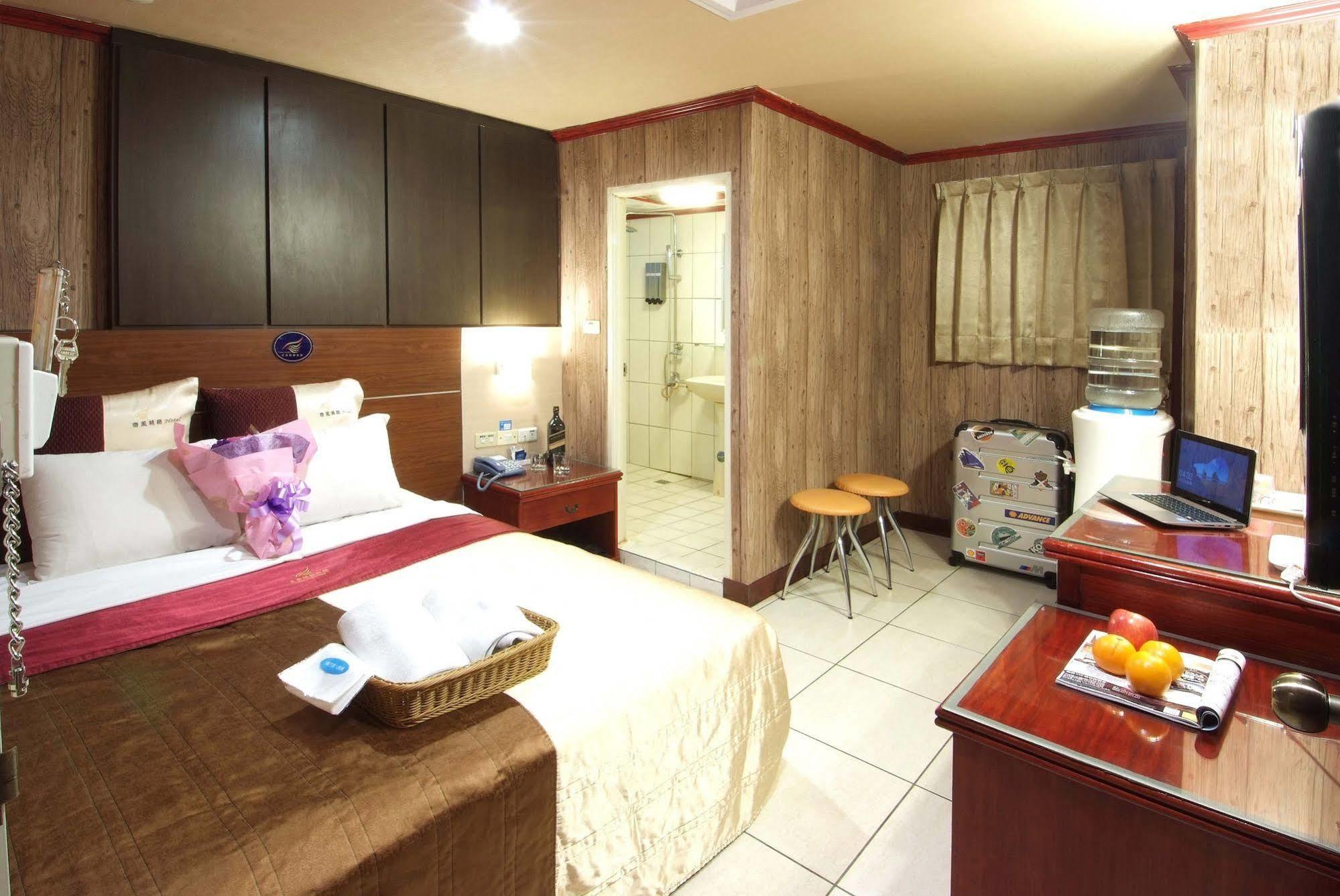 Golden Swallow Hotel Сіньчжу Екстер'єр фото