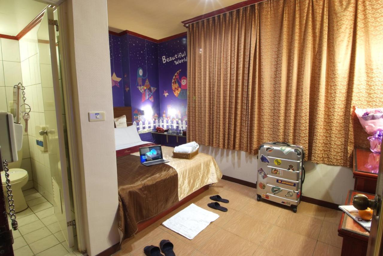 Golden Swallow Hotel Сіньчжу Екстер'єр фото