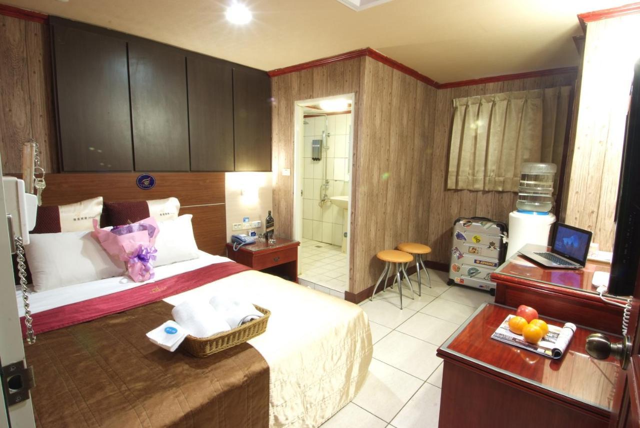 Golden Swallow Hotel Сіньчжу Екстер'єр фото